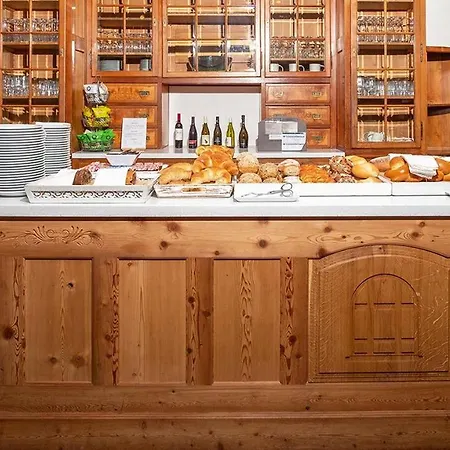 Davos Inn (Adults Only) فندق دافوس