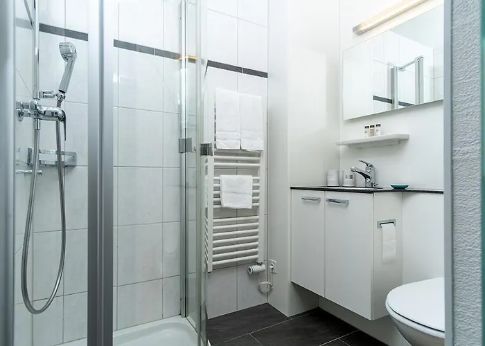 达斯宾馆 - 仅限成人 3*